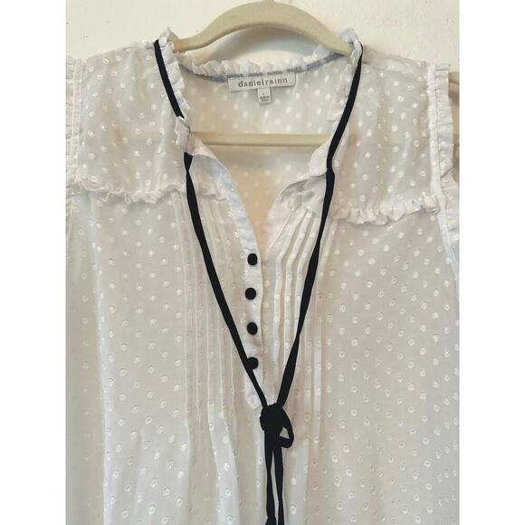 Daniel Rainn White Swiss Dot Blouse Size L Sleeveless Ruffle Trim Top with Tie - Picture 3 of 3